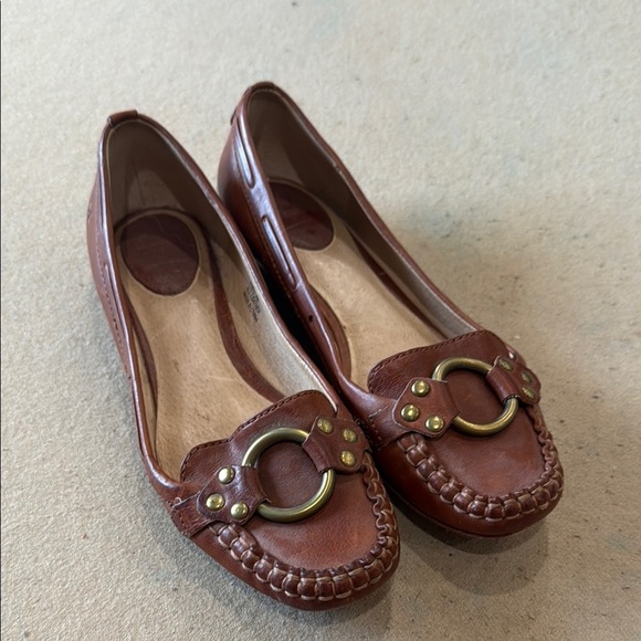 Frye Brown Leather Loafers with Gold Accents - Picture 1 of 4